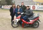 El Intendente entregó formalmente una moto triciclo a Nahuel Maldonado