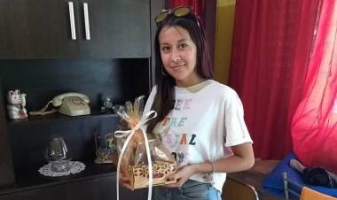 Mayra Aballay se llevo la canasta del Sorteo de Pascuas de Arroyito y el Mundo