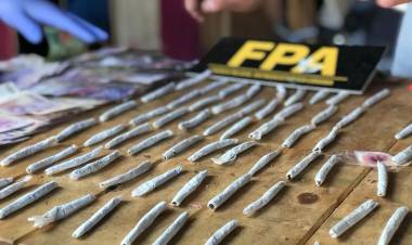 FPA DETUVO A UNA FAMILIA POR COMERCIALIZACIÓN DE DROGAS EN BARRIO EL CAIRO. 5 DETENIDOS