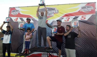 El Intendente Cravero felicita los logros deportivos del piloto Juan  Pablo Delfabro