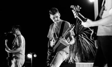 LA PLAZA 25 DE MAYO SE LLENA DE ROCK 