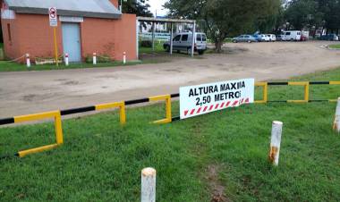 Derriban el Arco Delimitador de la calle Lavalle