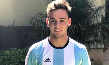 EL INTENDENTE SALUDA AL JOVEN DEPORTISTA AUGUSTO SCHOTT POR SUS LOGROS 