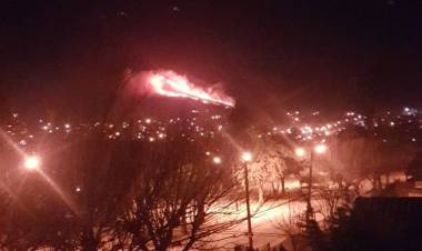 Bomberos combaten nuevos focos de incendio en el valle de Punilla