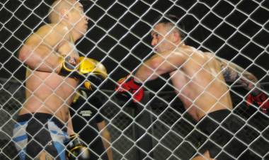 Noche de Kickboxing en Arroyito