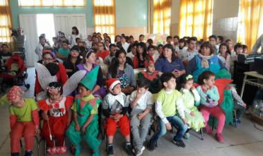 Acto oficial del Día del Maestro