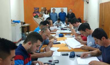 Se realizó examen del Curso de Instalador Electricista