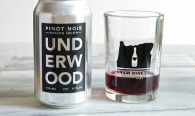 Se viene el vino en lata