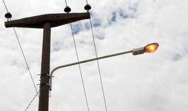 Colocación de alumbrado en Avda. Alem