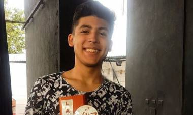 Matías Palomo artista local, ganador en el Festival Nacional de Laborde