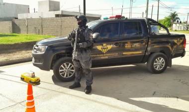 DOS DETENIDOS POR COMERCIALIZAR MARIHUANA EN ARROYITO