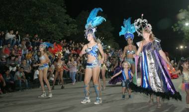 Arroyito, cerró los carnavales con un gran marco público de toda la región