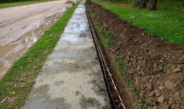 Roban cables del tendido de alumbrado de las Luminarias en el Balneario Municipal