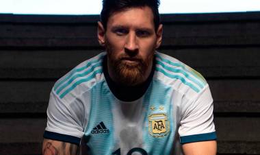 la Selección argentina presentó oficialmente su nueva camiseta