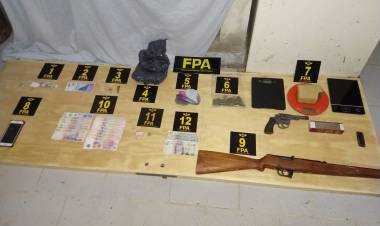 ARROYITO: SECUESTRAN ARMAS, MÁS DE 600 DOSIS DE MARIHUANA Y DETIENEN A SUJETO POR VENTA DE DROGAS A MENORES