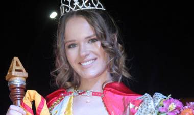 XXIV Feria Nacional de Artesanías y elección de la Reina de Arroyito