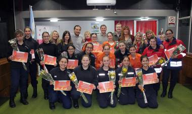 La Municipalidad reconoció a mujeres Bomberos