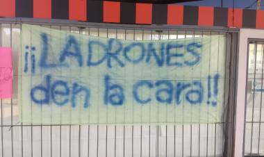 Tras la audiencia , no hubo acuerdo y los empleados de Ribeiro siguen con la medida de fuerza. 