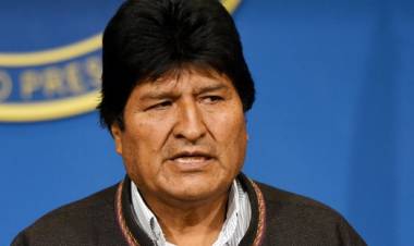 Evo Morales está en la Argentina como "refugiado"