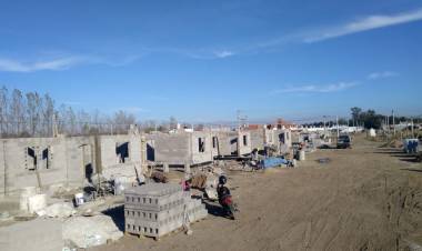 AVANZA LA CONSTRUCCIÓN DE 30 VIVIENDAS DEL PLAN CASA Y PLAN CASA SOCIAL