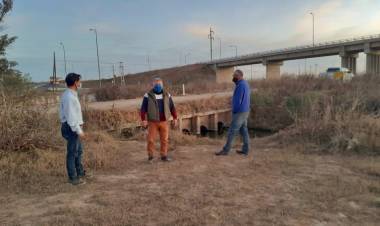 RECORRIDO DE AUTORIDADES EN EL DESAGÜE DE ARROYO DE ÁLVAREZ