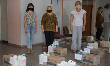 EL INTENDENTE GUSTAVO BENEDETTI, ENTREGÓ KITS SANITARIOS A CADA INSTITUCIÓN EDUCATIVA