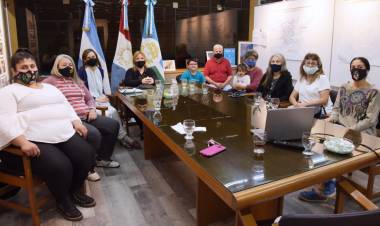 EL MUNICIPIO JUNTO A LAS INSTITUCIONES LOCALES PLANIFICAN MEJORAS EN EL CUIDADO DE LOS ANIMALES