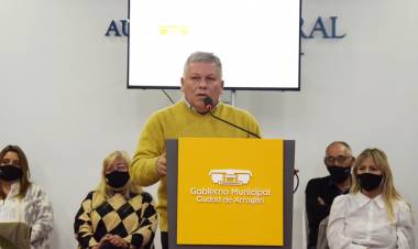 EN ARROYITO, EL INTENDENTE BENEDETTI, TODO EL EJECUTIVO Y LOS CONCEJALES OFICIALISTAS DONARON PARTE DE SU SUELDO PARA AYUDAR A COMERCIOS