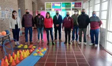 VETERANOS DE MALVINAS REALIZAN IMPORTANTE DONACIÓN EN ELEMENTOS DEPORTIVOS