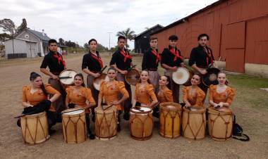 EL BALLET MUNICIPAL DE ARROYITO VUELVE A BRILLAR EN NUESTRA REGIÓN