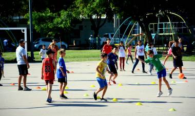 UN DOMINGO DIFERENTE, UN DOMINGO JOVEN