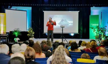 SE LLEVÓ A CABO LA CHARLA DEL GRAN MAESTRO GRIMOLDI