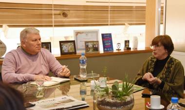 PENSANDO EN LOS VECINOS: EL INTENDENTE BENEDETTI JUNTO A LA PRESIDENTE DE CESPAL, SOLICITAN QUE SE APRUEBE DE MANERA CONJUNTA CON TODOS LOS SECTORES, EL PROYECTO DEL GAS