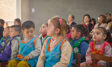 LAS INFANCIAS FUERON PROTAGONISTAS DE SU PLAZA, ELIGIENDO EL NOMBRE Y DEJÁNDOLA FORMALMENTE INAUGURADA
