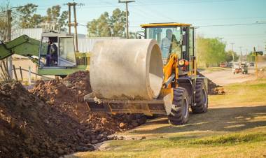 DESPUÉS DE MUCHOS AÑOS LA GESTIÓN DEL INTENDENTE BENEDETTI DA INICIO A LA OBRA DE DESAGÜES POR LA AV. BERNARDI