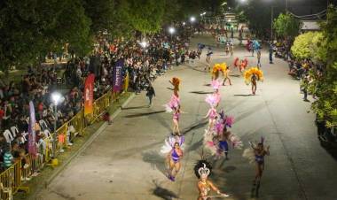 LOS CARNAVALES DE LA DULCE CIUDAD SE HICIERON SENTIR EN EL SECTOR SUR Y LA REGIÓN
