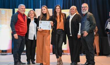 ARROYITO BRINDÓ UN JUSTO HOMENAJE A LOS PIONEROS DE LA RADIODIFUSIÓN DE LA CIUDAD