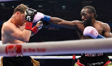 Terence Crawford venció a Canelo Álvarez y es nuevo campeón unificado supermediano