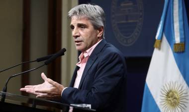 Caputo: “La dolarización está descartada”