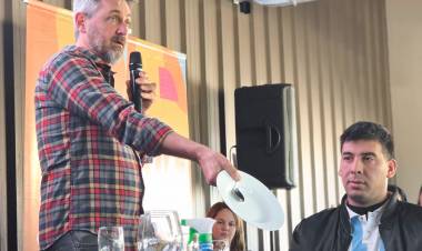 Arroyito fortalece la calidad de los servicios gastronómicos con una jornada de capacitación