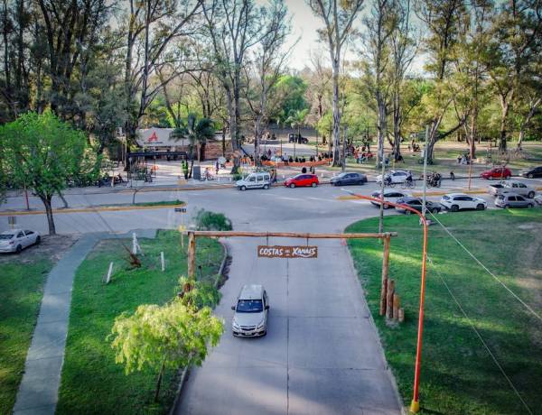 Arroyito adoquina 15.000 m² en la avenida central de su Costanera