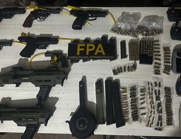 FPA DESARTICULÓ UNA ORGANIZACIÓN NARCO DEDICADA AL INGRESO DE DROGAS A TRAVÉS DE DRONES EN LA CÁRCEL DE BOUWER. DIEZ DETENIDOS