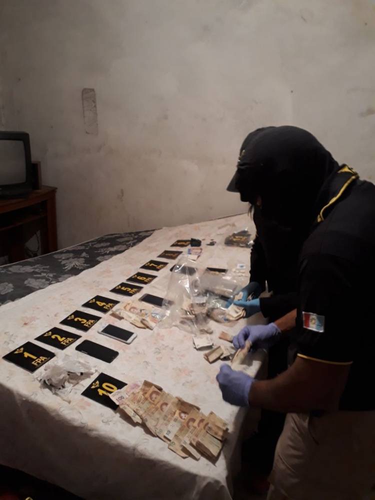 CAE DELIVERY DE DROGAS CON ANTECEDENTES PENALES EN CRUZ DEL EJE