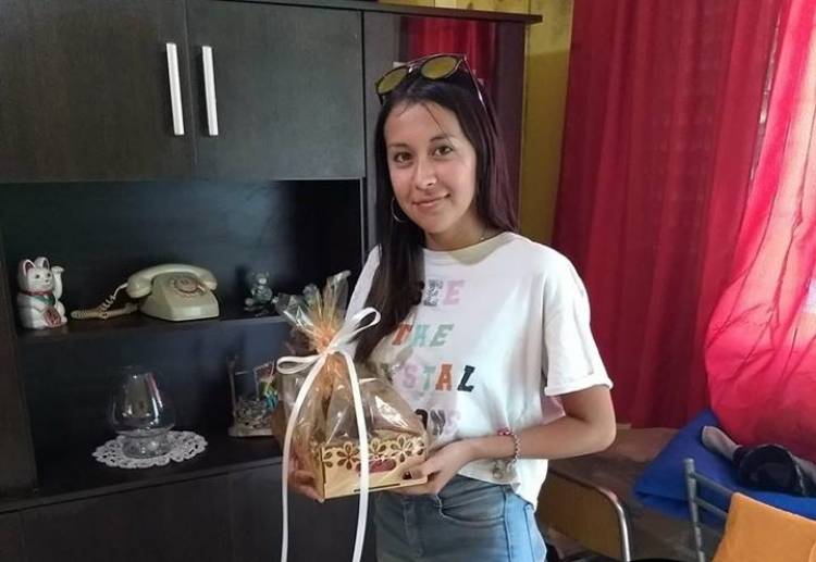 Mayra Aballay se llevo la canasta del Sorteo de Pascuas de Arroyito y el Mundo