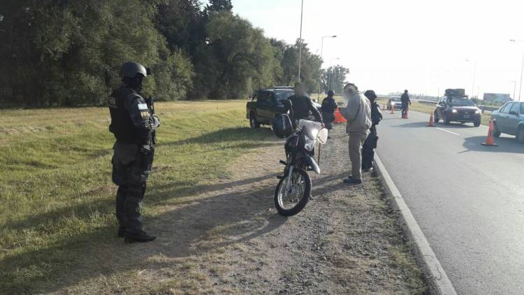 CONTROLES ANTINÁRCOTICOS SOBRE RUTA PROVINCIAL 5