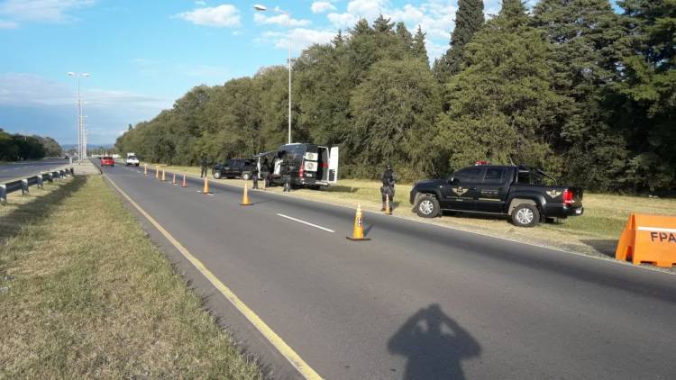 CONTROLES ANTINÁRCOTICOS SOBRE RUTA PROVINCIAL 5