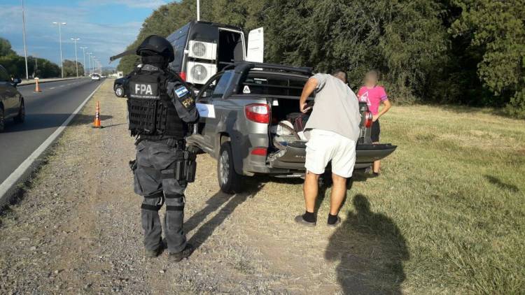 CONTROLES ANTINÁRCOTICOS SOBRE RUTA PROVINCIAL 5