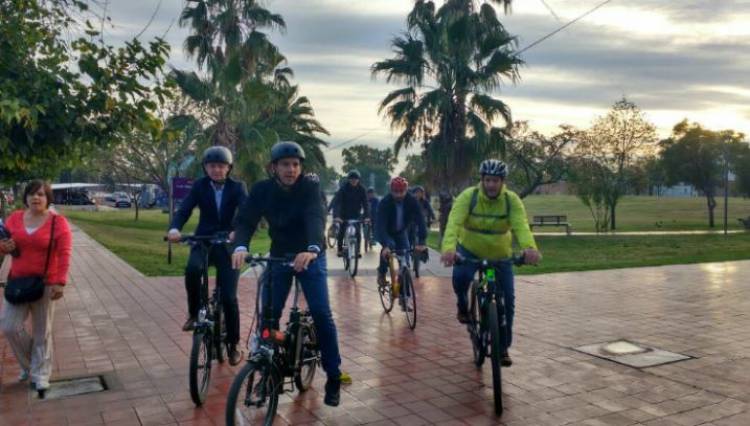 Premian con 800 pesos a quienes vayan al trabajo en bici