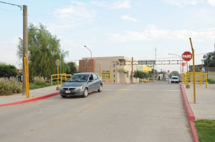 Por cuarta vez derriban el Arco Delimitador en el Paso a Nivel Pacífico Giusti