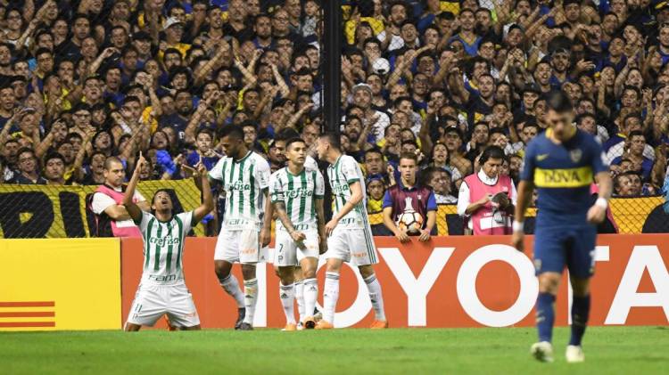Palmeiras le gano a Boca y Rossi se fue silbado 